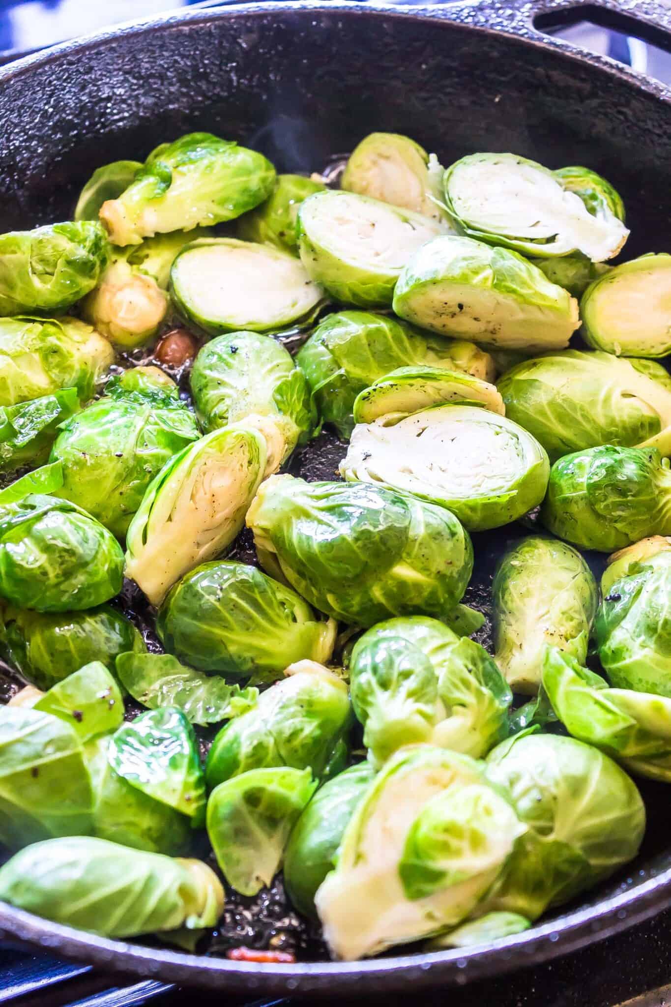 Keto Brussels Sprouts and Bacon (LowCarb/Easy!) 🥬 Cast Iron Keto