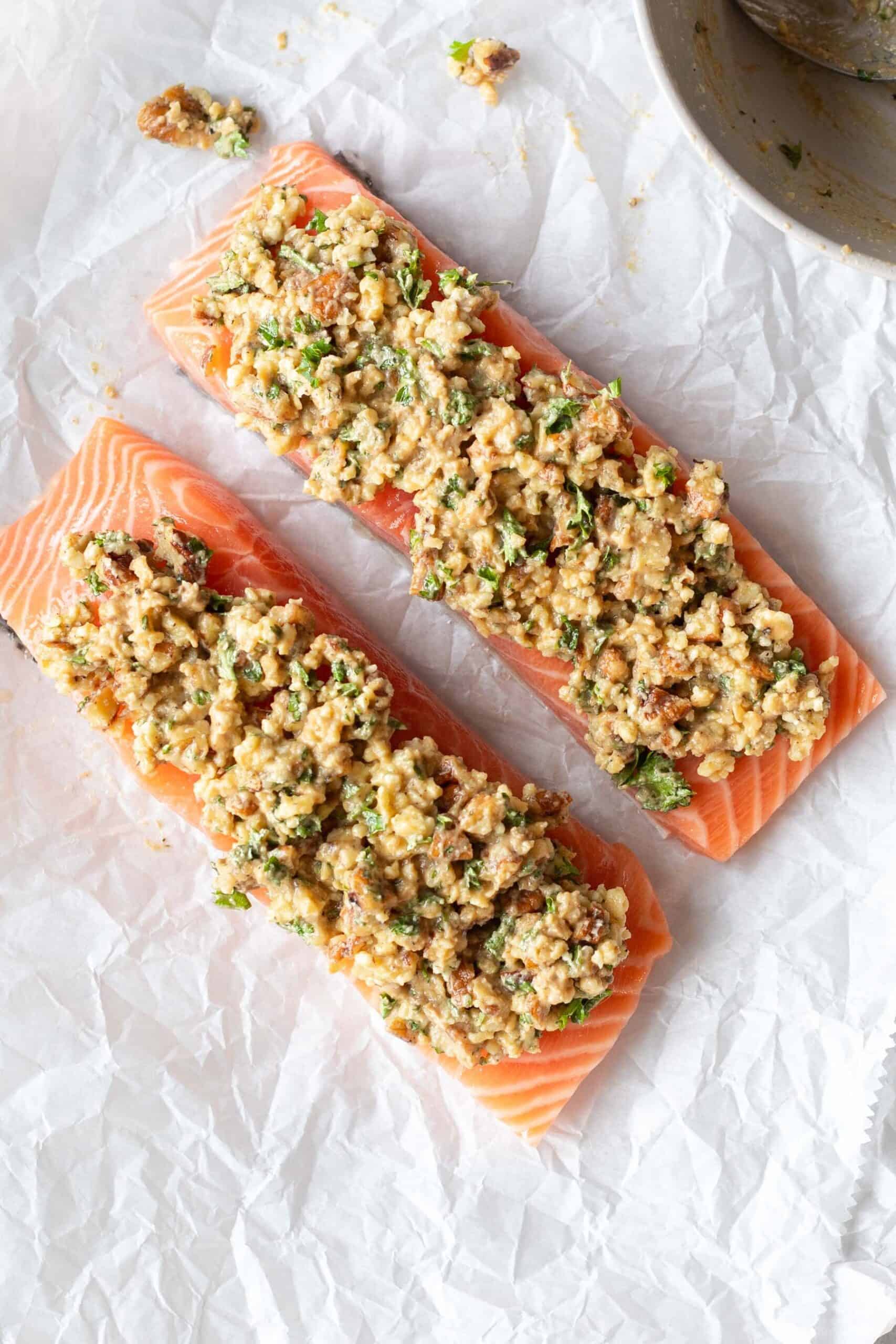 Keto Pecan and Gouda Crusted Salmon 🐟🧀 Cast Iron Keto