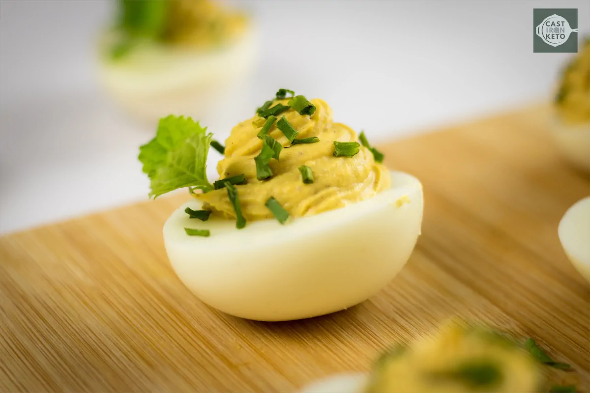 Deviled egg recipe ready to be served.