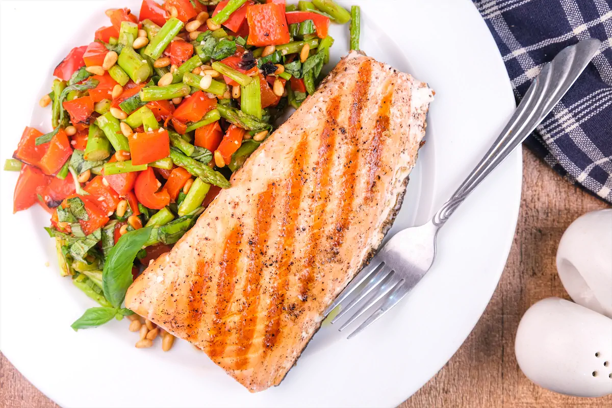 Salmon and vegetable recipe for low carb diet.