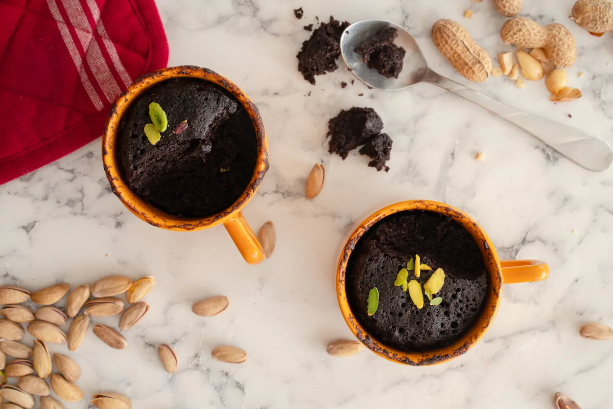 Keto Chocolate Mug Cake Recipe (Quick & Easy) 🧁